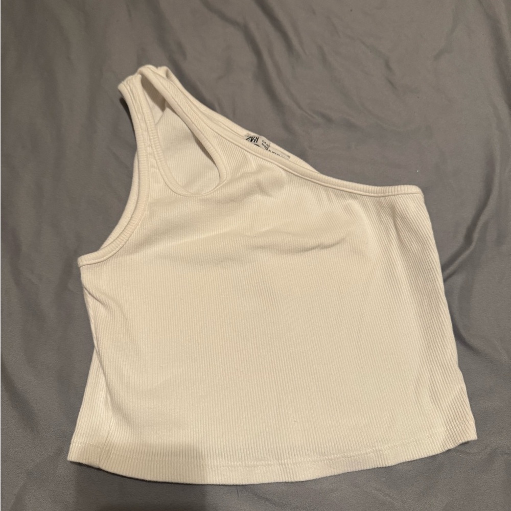 One shoulder crop top.